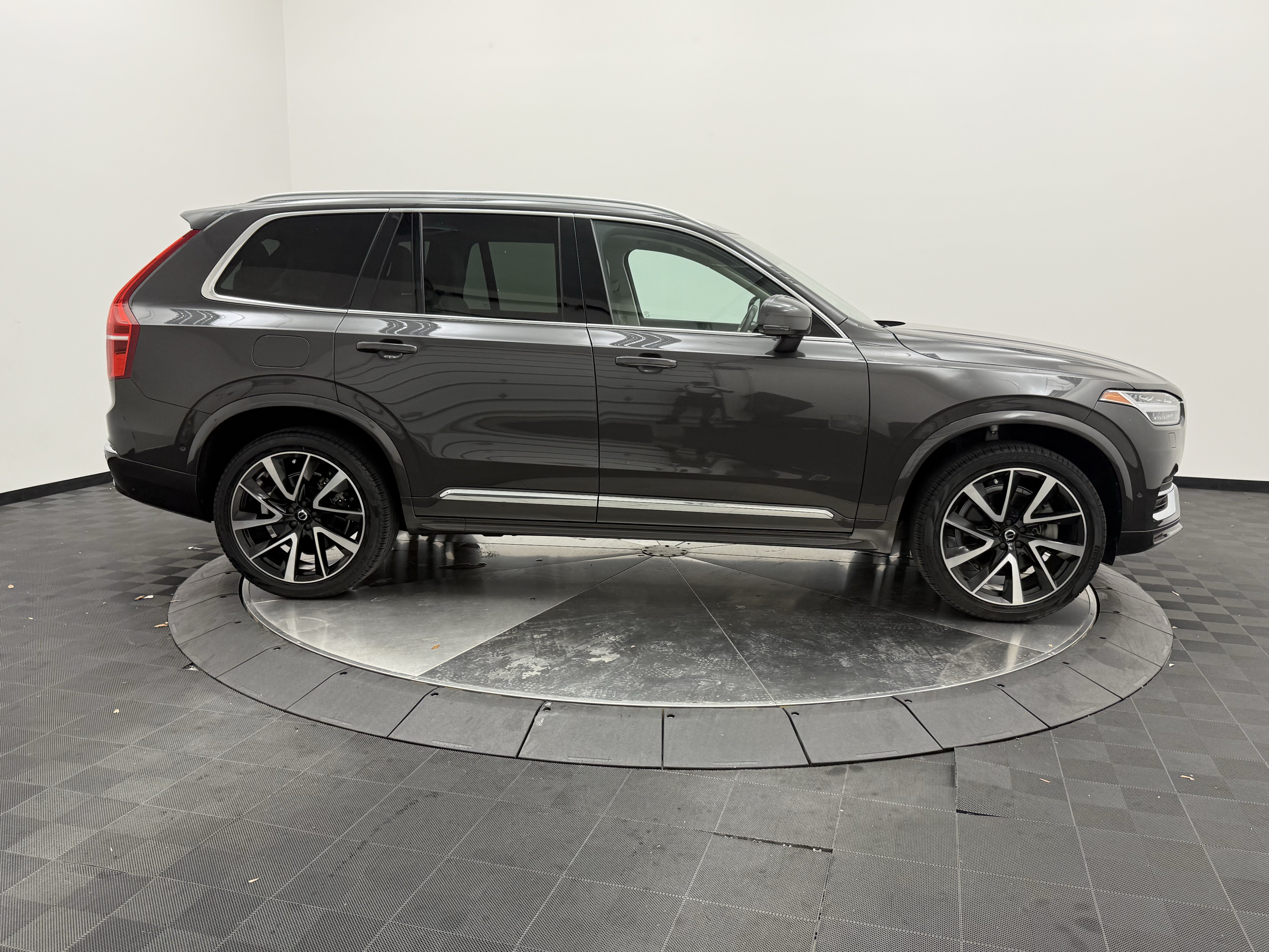 Certified 2023 Volvo XC90 B6 Plus w/ Protection Package Premier AWD/4WD image 15