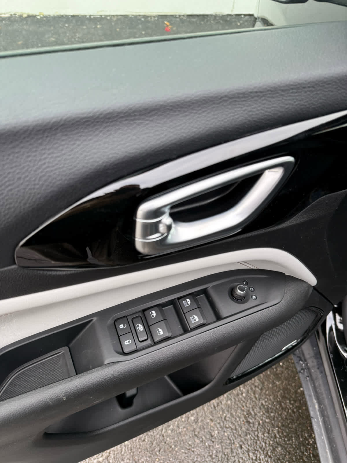 New 2026 Jeep Compass Limited w/ Sun, Sound & Navigation Group AWD/4WD image 9