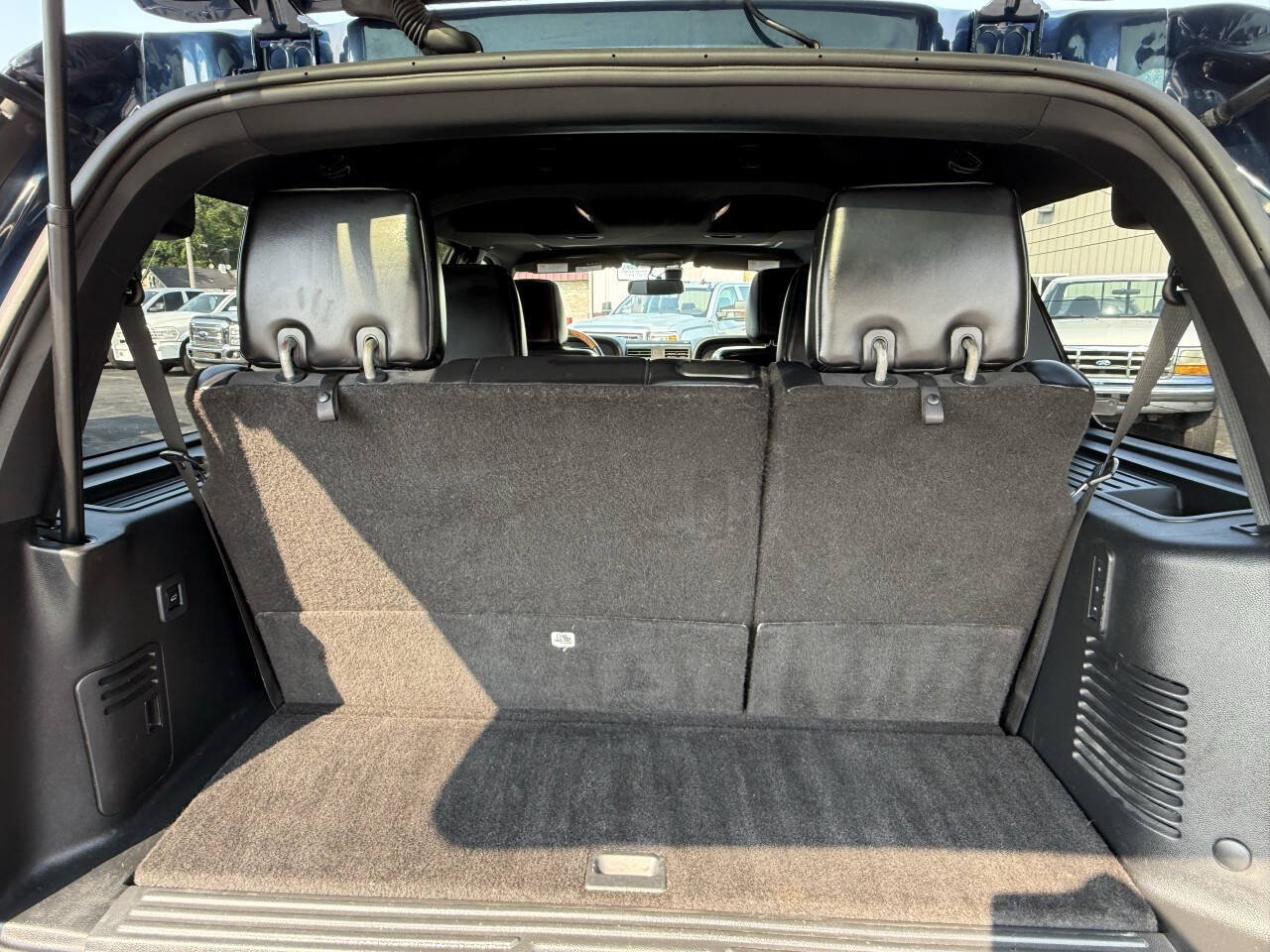 Used 2016 Lincoln Navigator Select AWD/4WD image 21