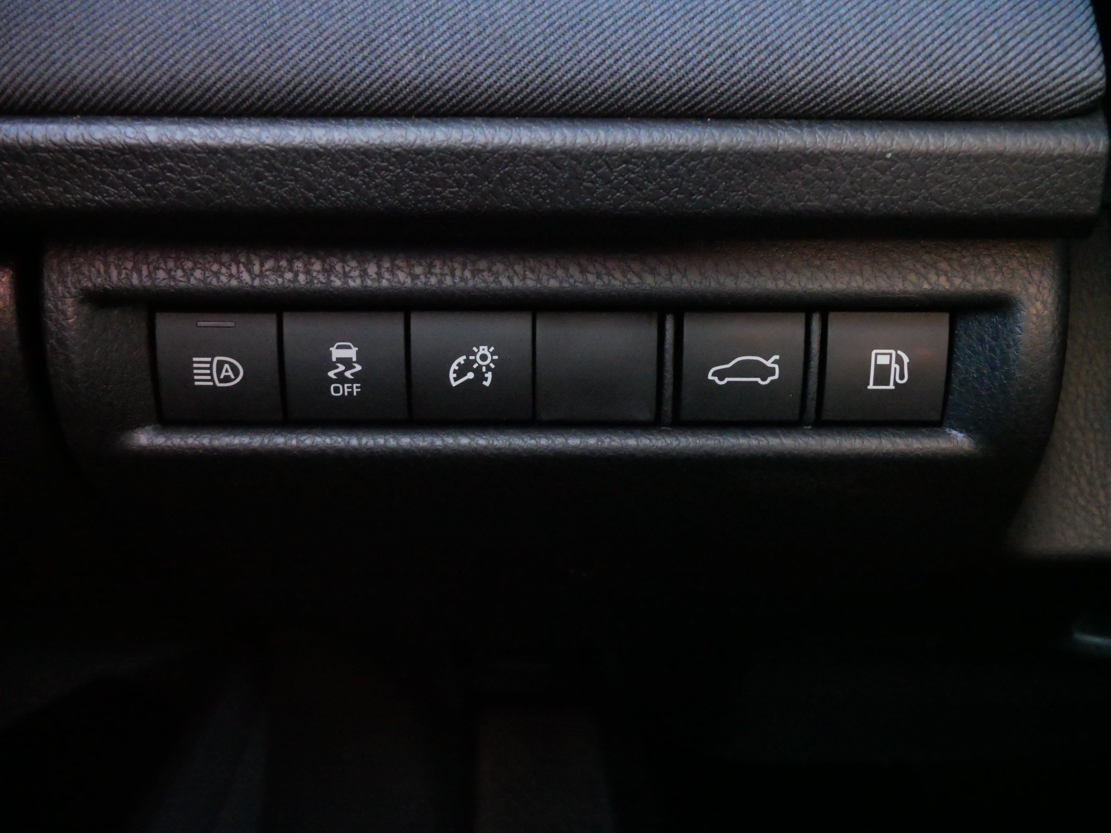 Used 2026 Toyota Camry LE FWD image 28