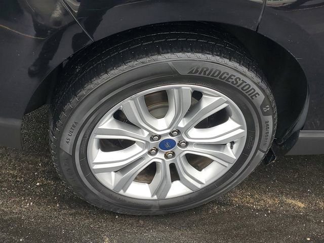 Used 2020 Ford Edge Titanium w/ Cargo Accessory Package image 5