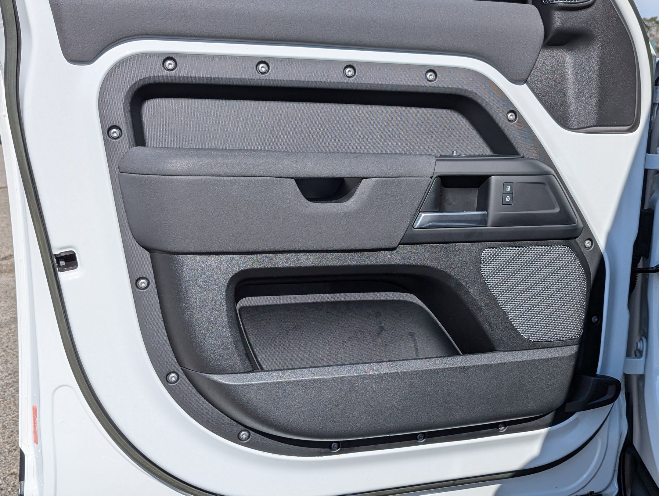 Used 2023 Land Rover Defender 110 image 12