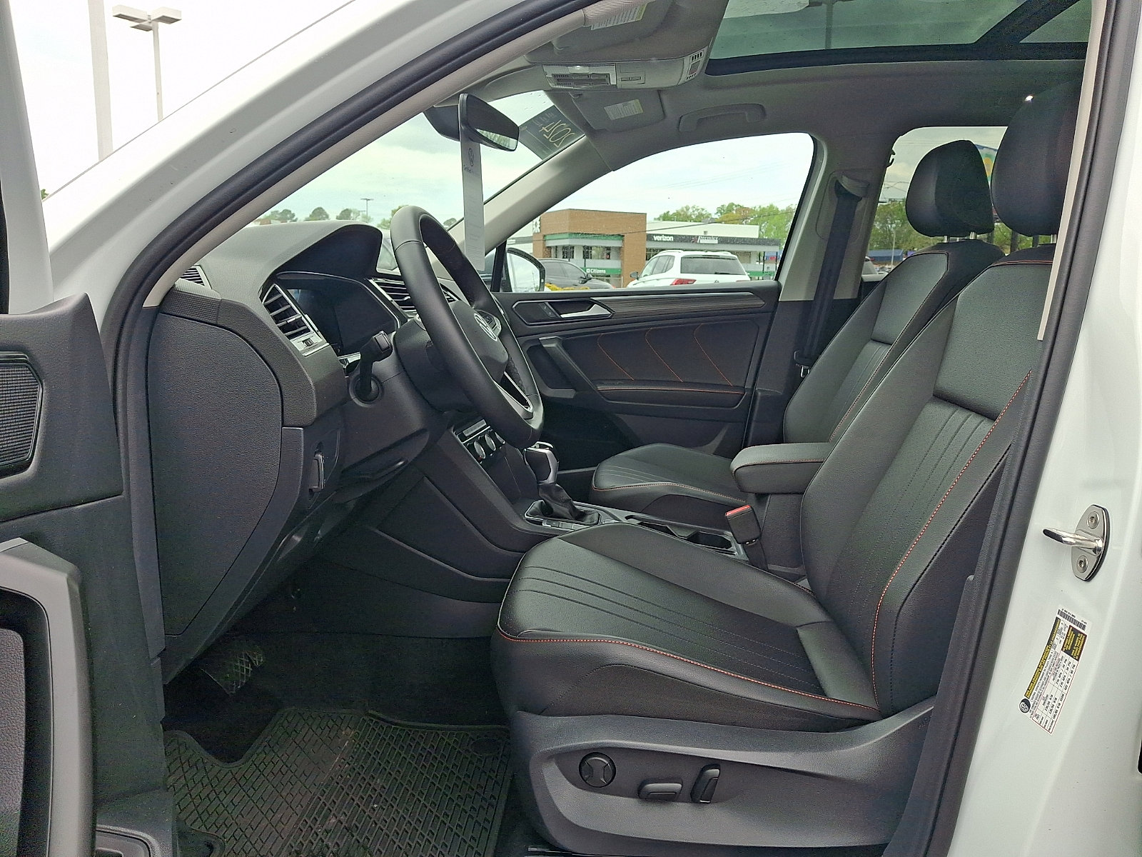 Certified 2024 Volkswagen Tiguan Wolfsburg Edition AWD/4WD image 13