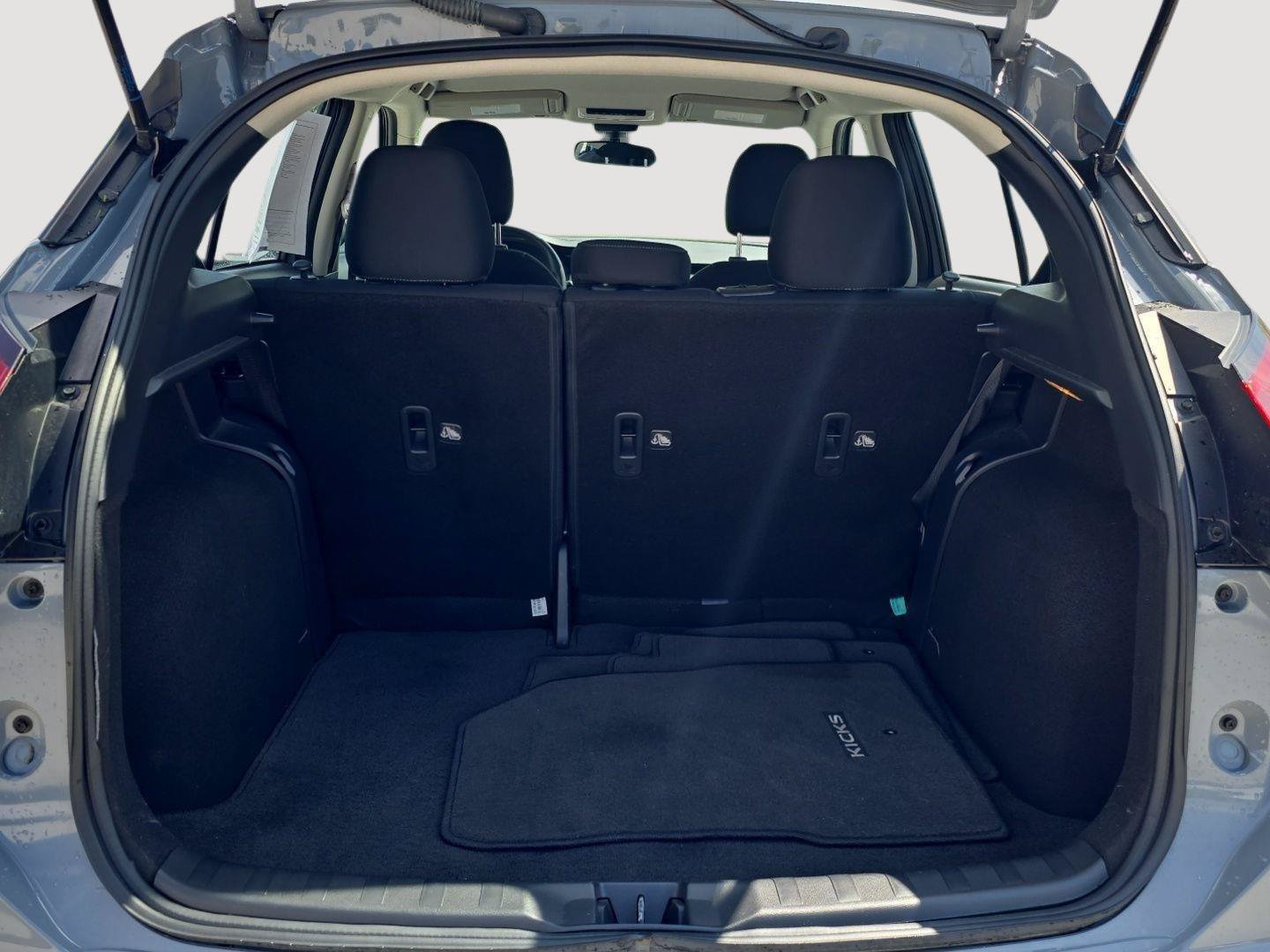 Used 2023 Nissan Kicks SV FWD image 14