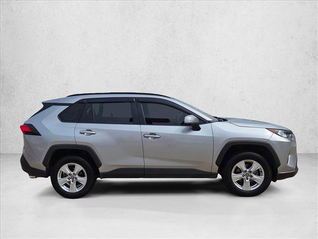 Used 2021 Toyota RAV4 XLE w/ Convenience Package FWD image 3