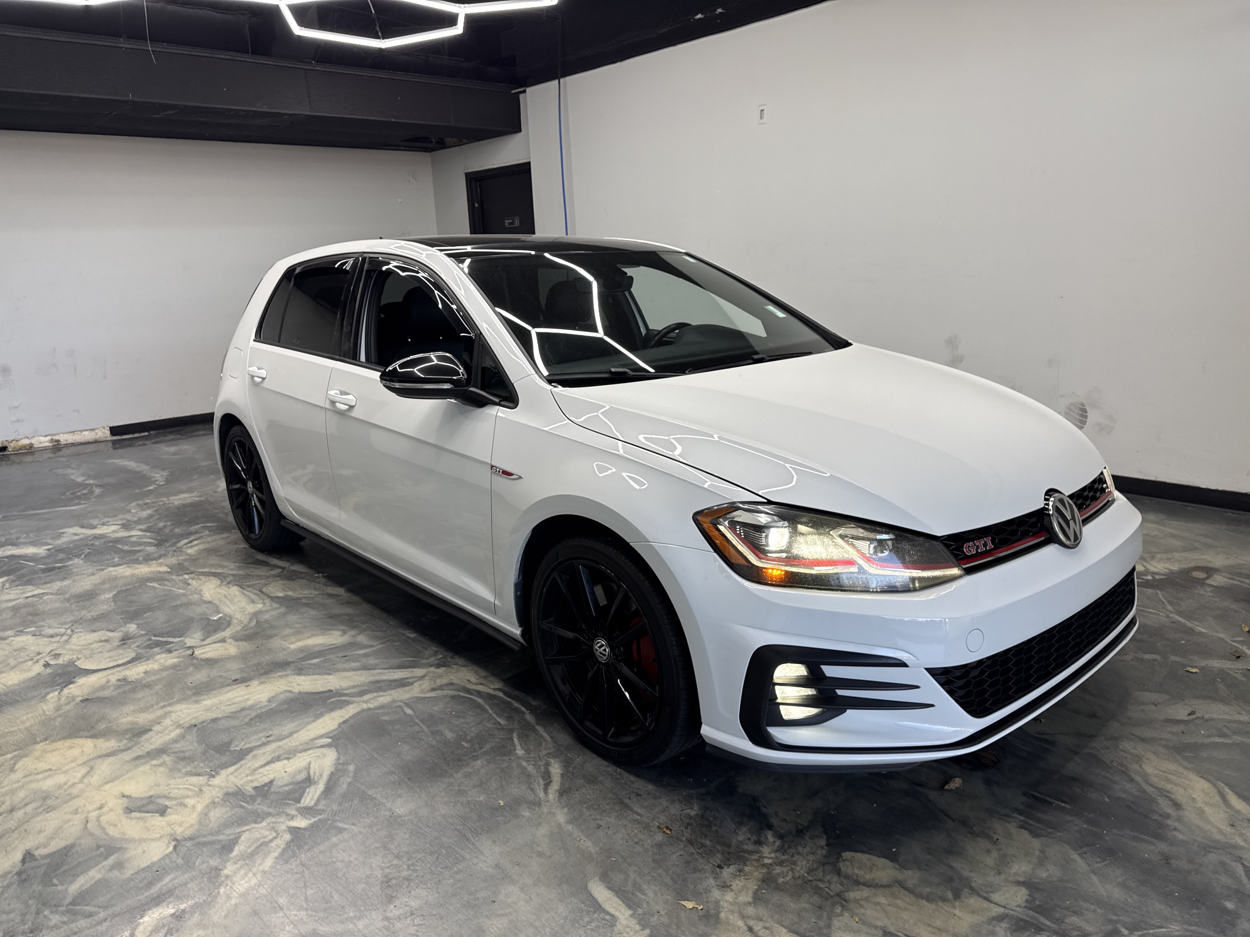 Used 2021 Volkswagen GTI SE FWD image 6