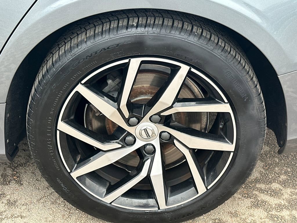 Used 2019 Volvo S60 T6 Momentum w/ Premium Package image 19