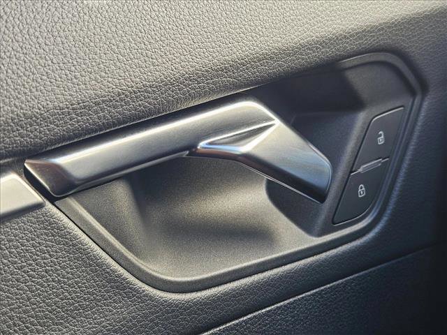 Used 2024 Audi Q3 2.0T Premium image 16