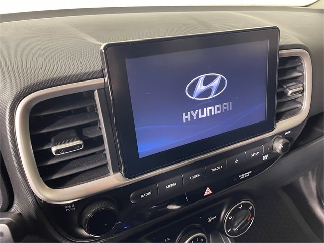 Used 2022 Hyundai Venue SE image 7