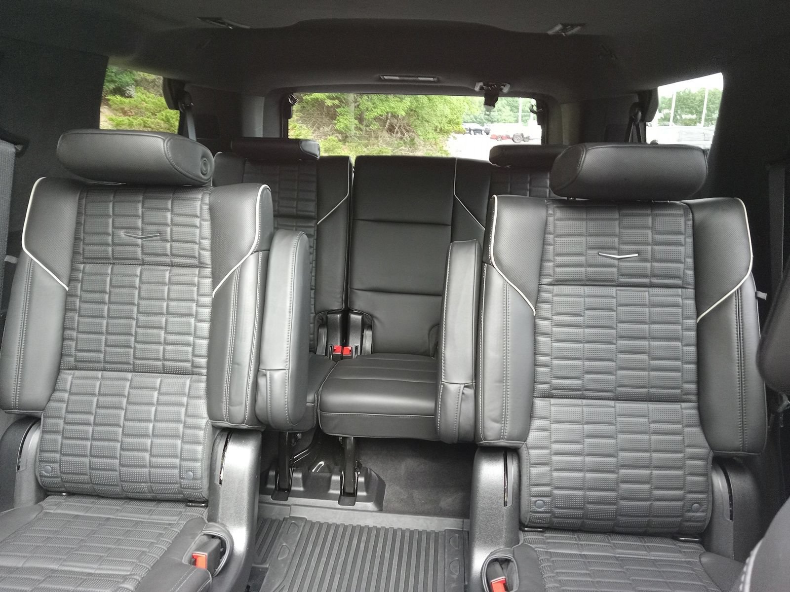 Used 2023 Cadillac Escalade Sport Platinum AWD/4WD image 23