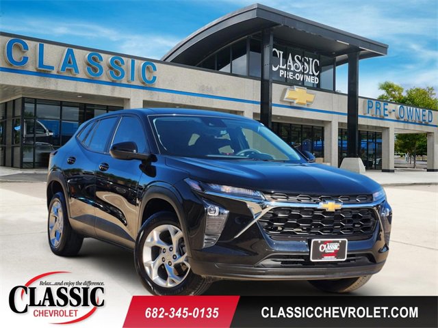 Used 2024 Chevrolet Trax LS w/ LS Convenience Package FWD image 1