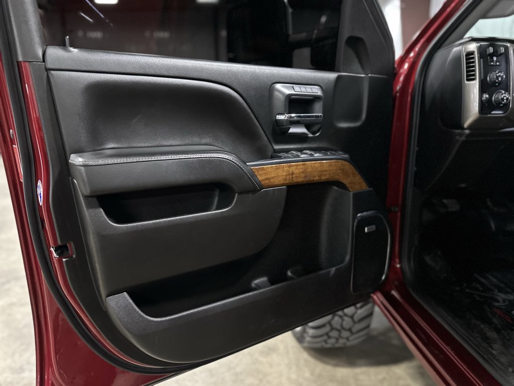 Used 2018 Chevrolet Silverado 2500 High Country w/ Duramax Plus Package image 8