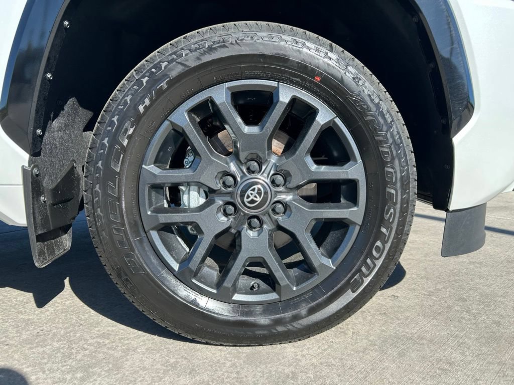 Used 2026 Toyota Sequoia Platinum AWD/4WD image 30