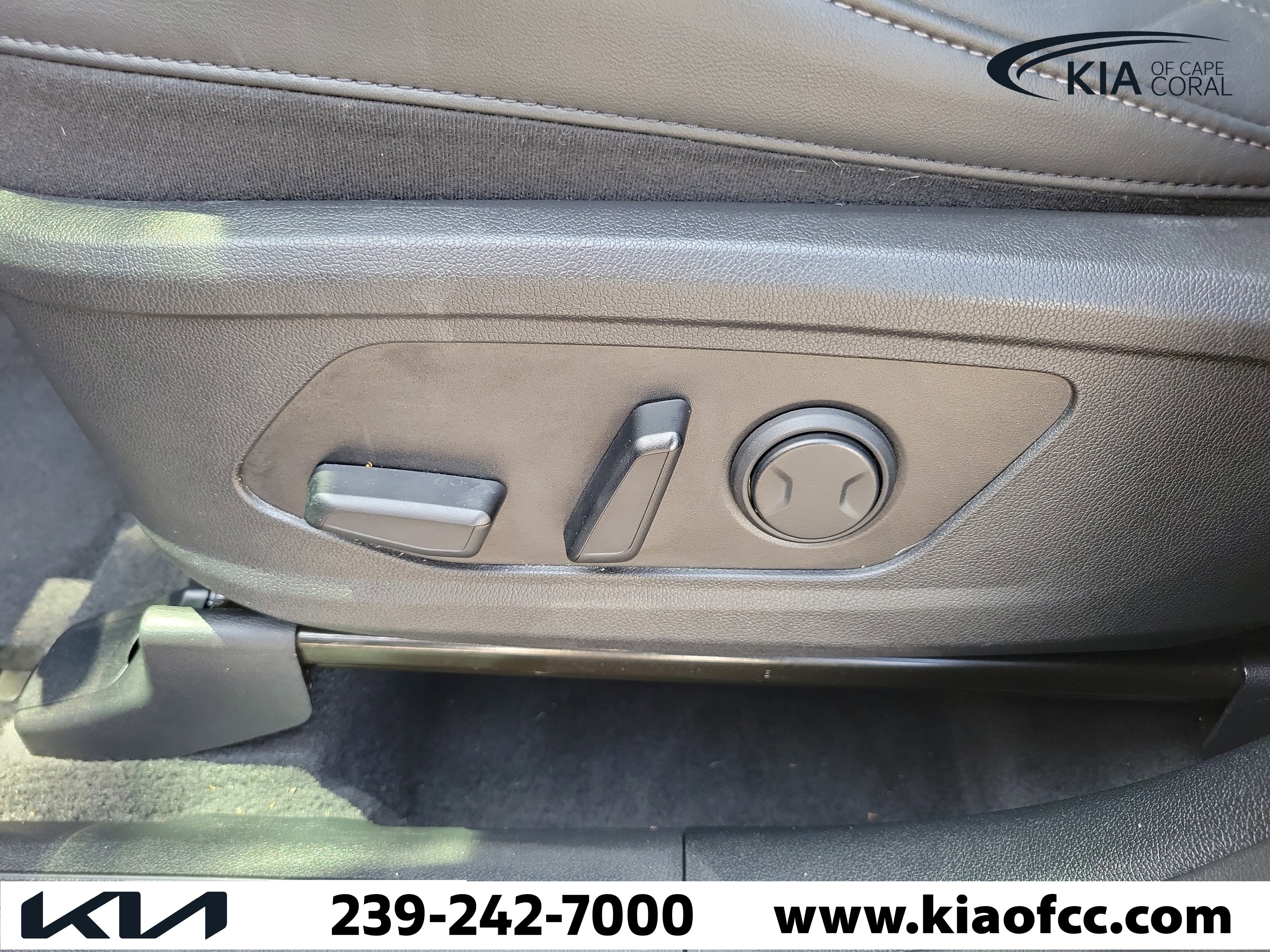 Used 2022 Kia Sorento S w/ Panoramic Sunroof Package FWD image 23