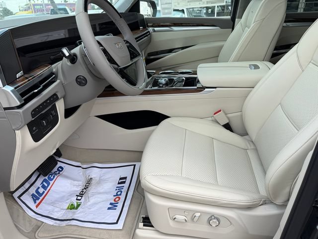 New 2026 Cadillac Escalade ESV Platinum Luxury AWD/4WD image 11