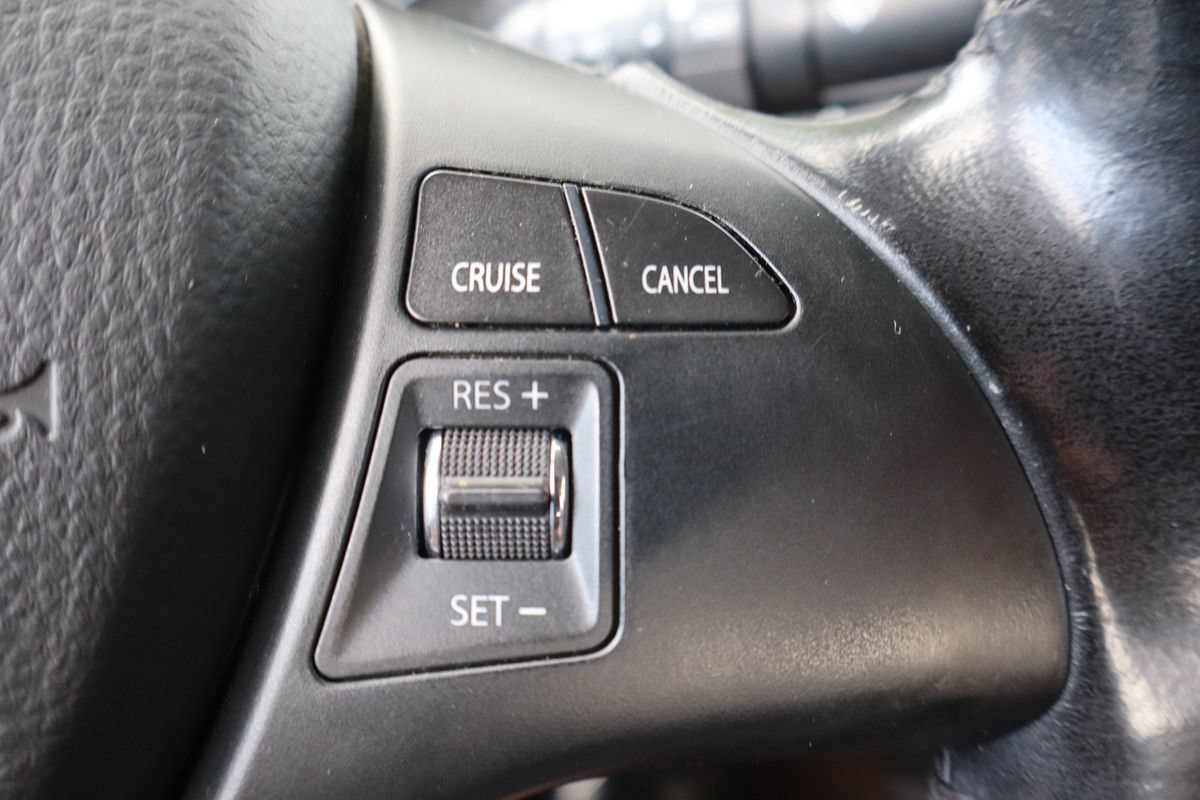 Used 2011 Suzuki Kizashi SE AWD/4WD image 30