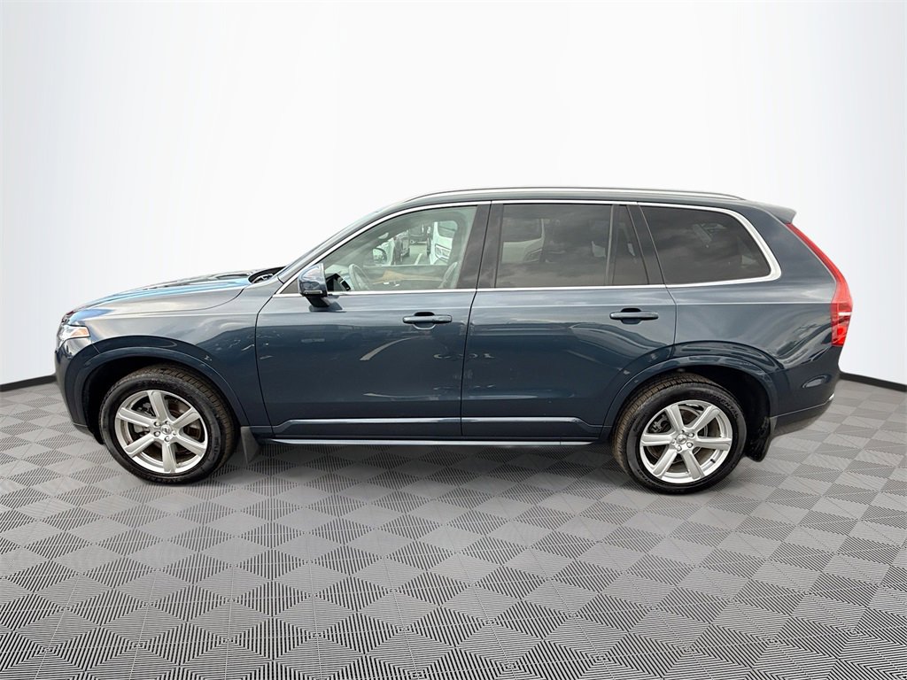 Used 2022 Volvo XC90 T6 Momentum image 5