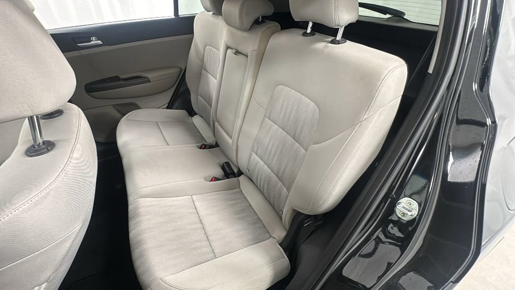 Used 2020 Kia Sportage LX image 12