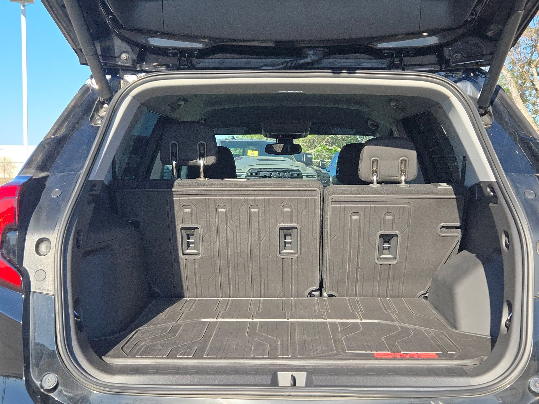 Used 2020 GMC Terrain SLE w/ Driver Convenience Package image 25