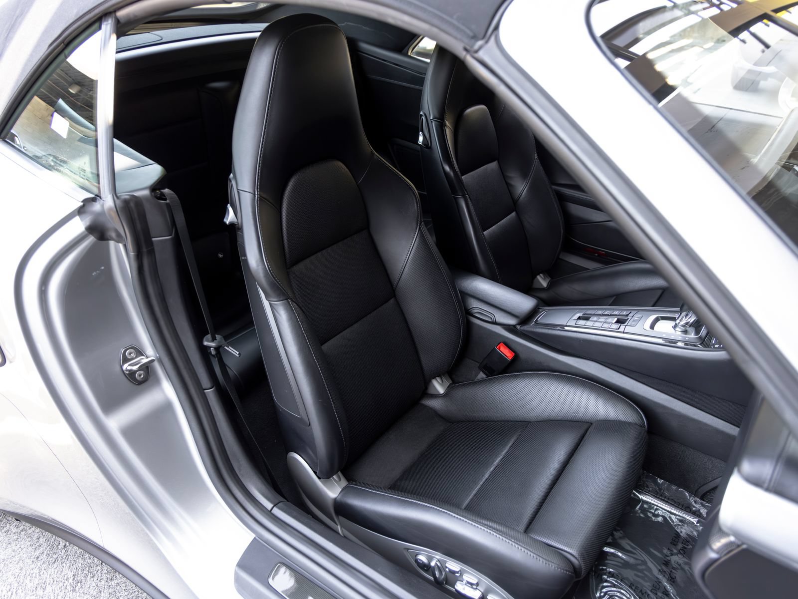 Certified 2015 Porsche 911 Turbo S AWD/4WD image 52