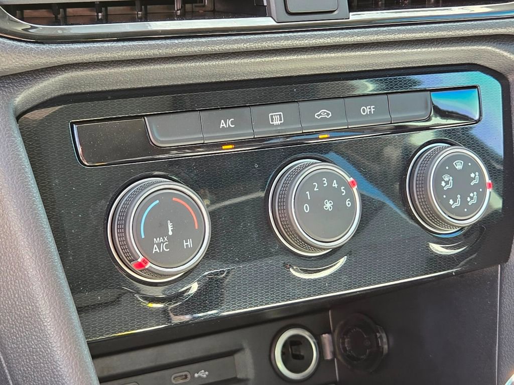 Certified 2025 Volkswagen Taos S FWD image 21