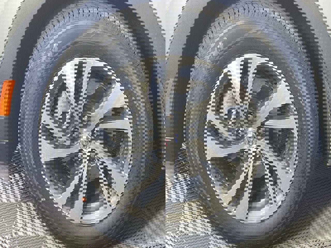 Used 2023 Buick Envision Essence image 9