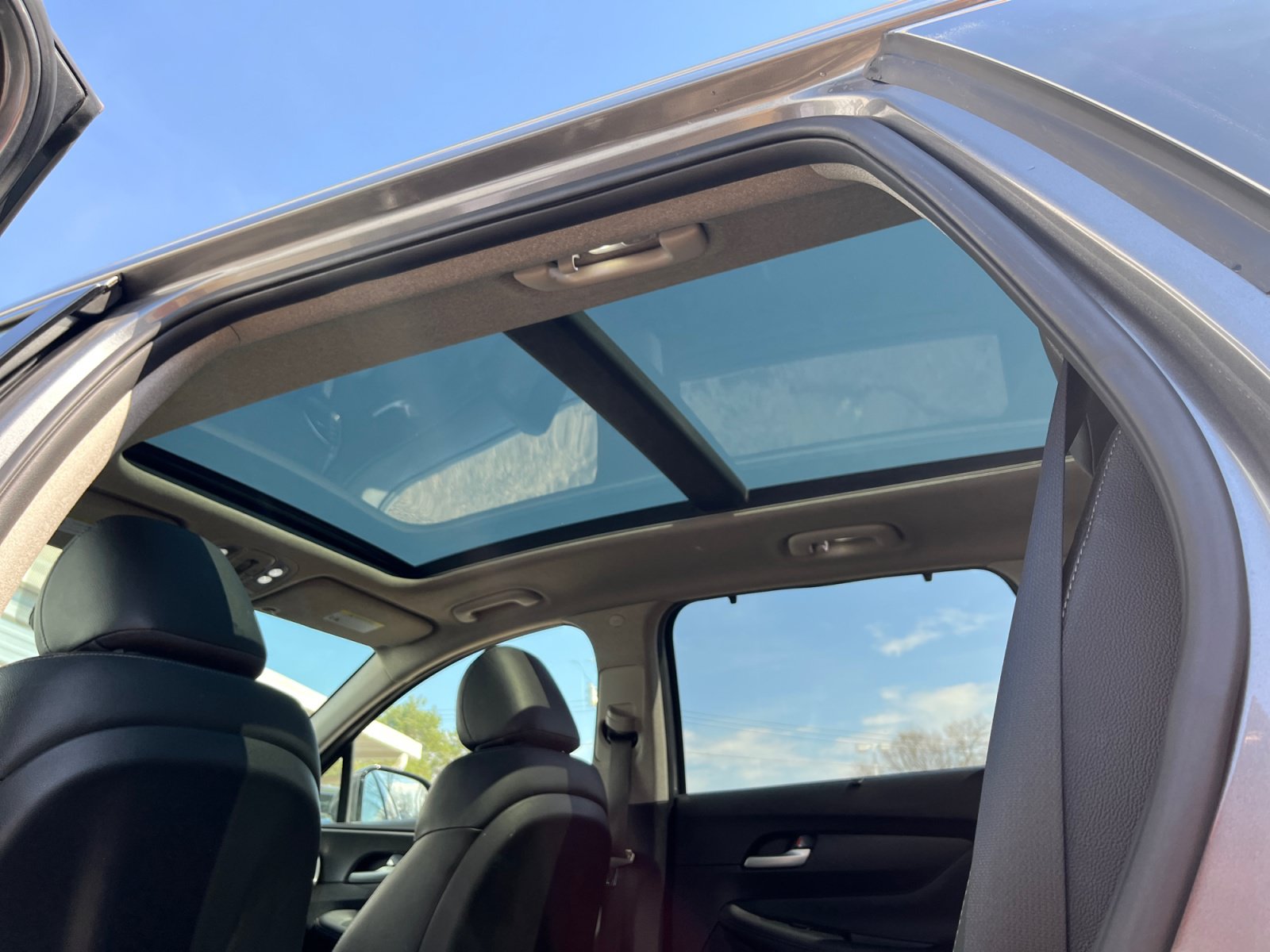 Used 2019 Hyundai Santa Fe Limited AWD/4WD image 16