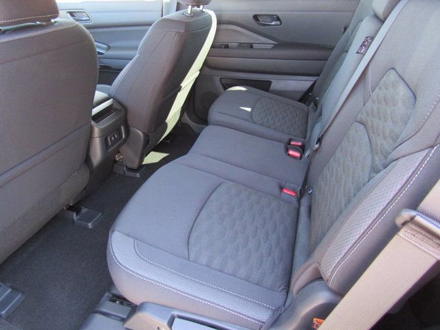 New 2026 Nissan Pathfinder SV image 10