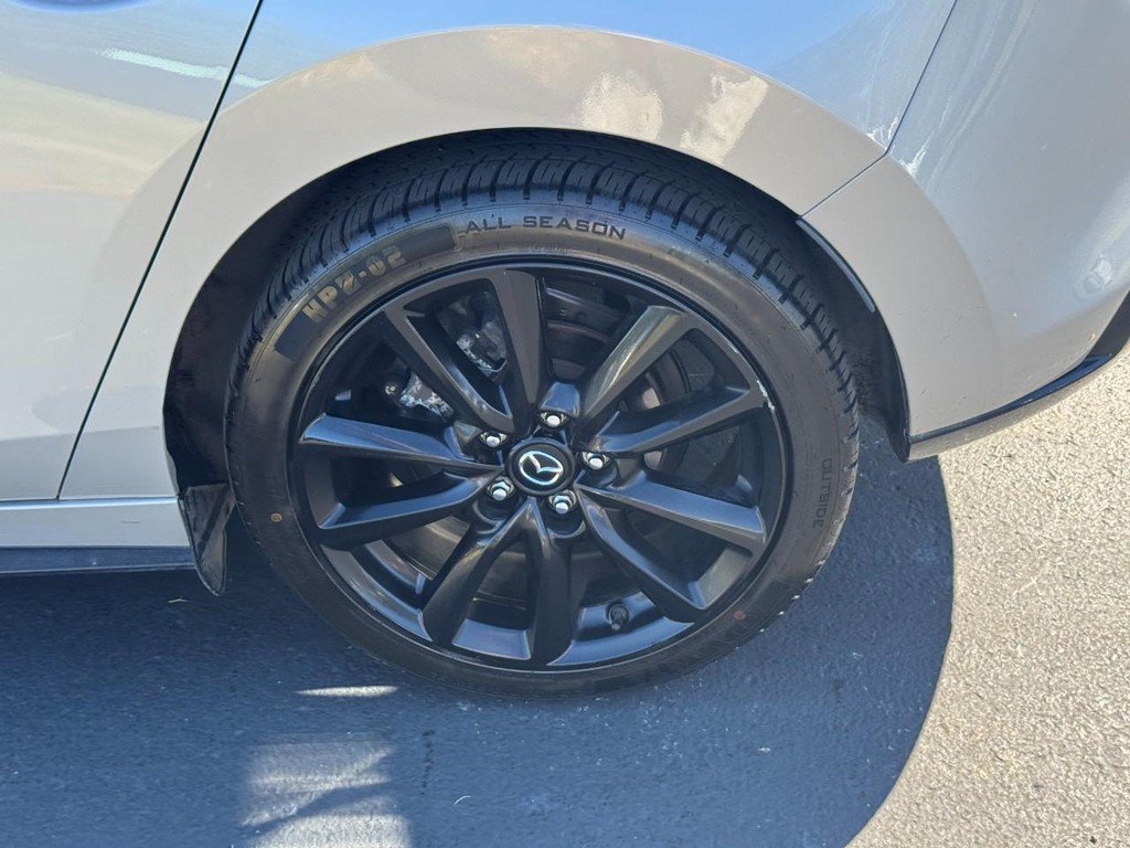 Used 2024 MAZDA MAZDA3 s FWD image 10
