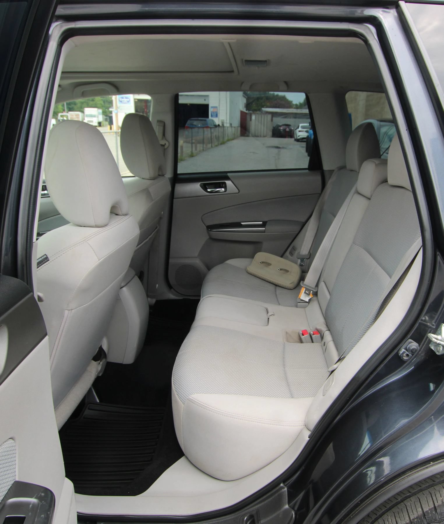 Used 2012 Subaru Forester 2.5X Premium w/ All-Weather Pkg AWD/4WD image 11