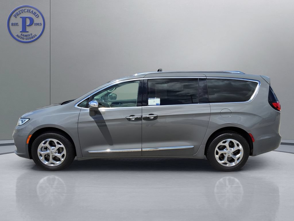 Used 2021 Chrysler Pacifica Limited w/ Premium & Safety Sphere Group AWD/4WD image 4