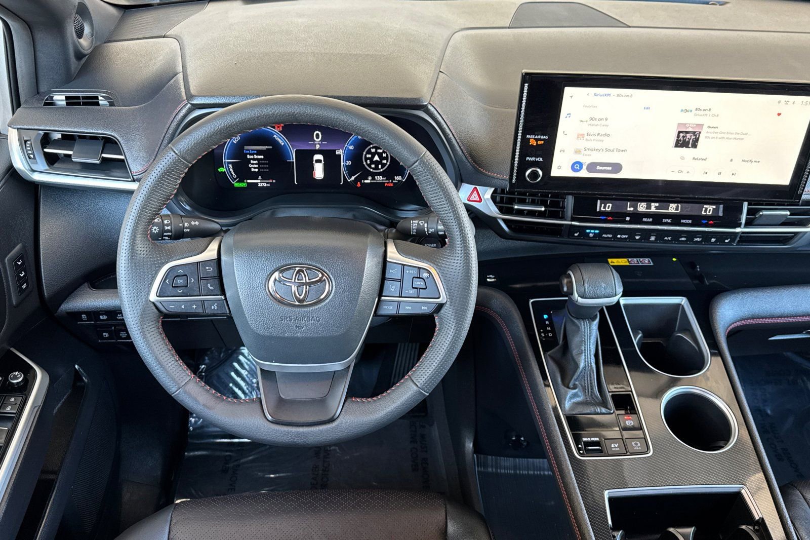 Used 2025 Toyota Sienna XSE w/ XSE Premium Package image 14