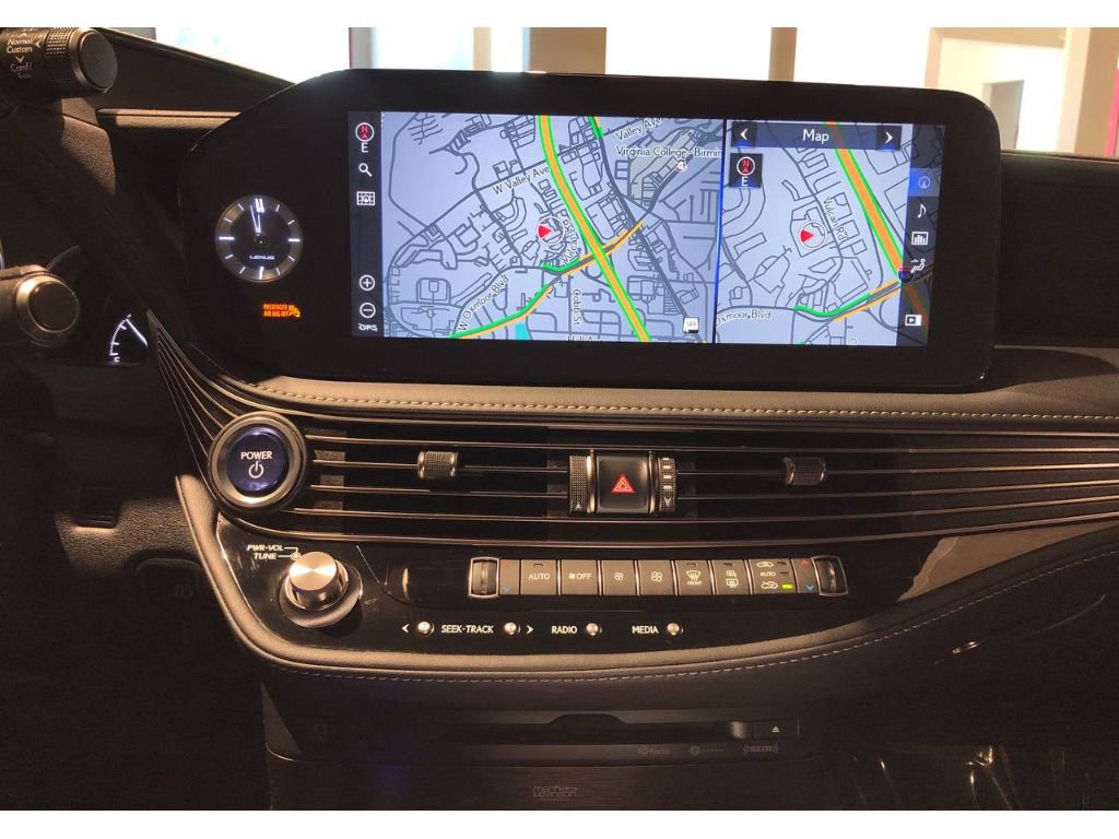 Used 2021 Lexus LS 500h image 31