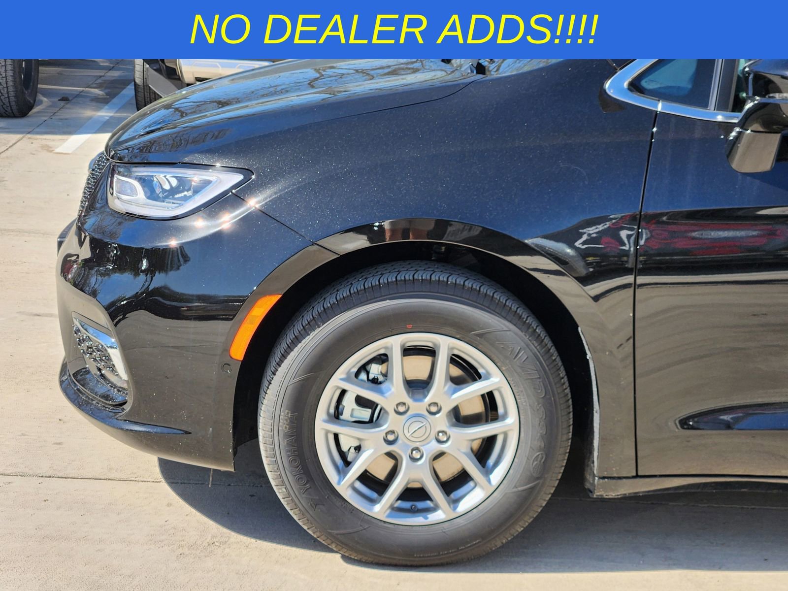 New 2026 Chrysler Pacifica Select image 10