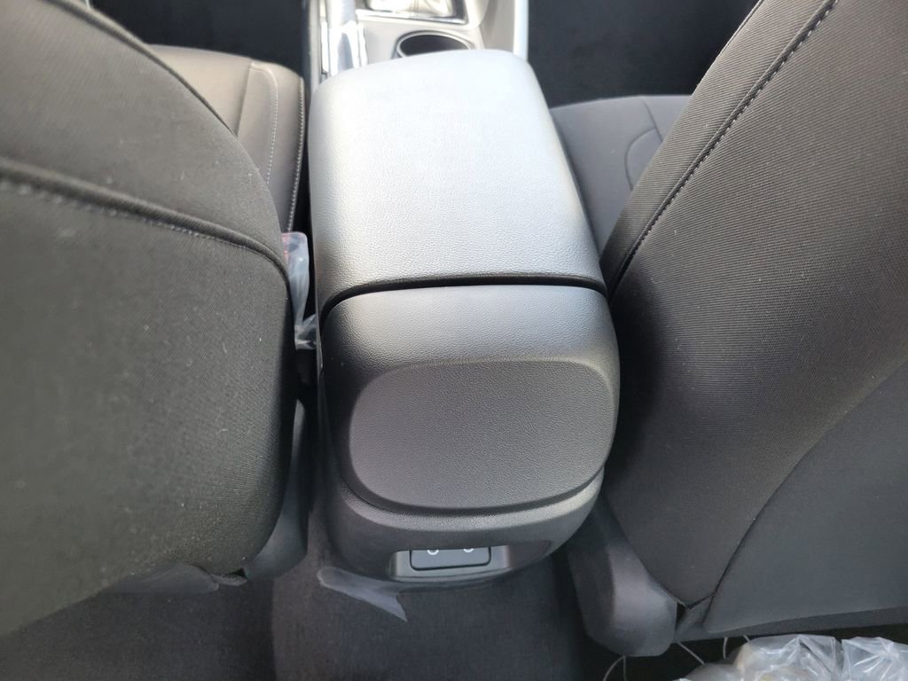 Certified 2025 Hyundai Elantra Sport image 30