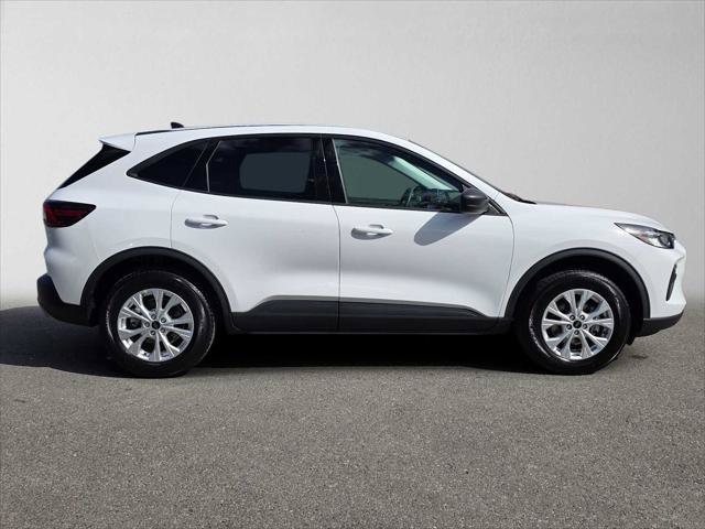 Used 2025 Ford Escape Active AWD/4WD image 2