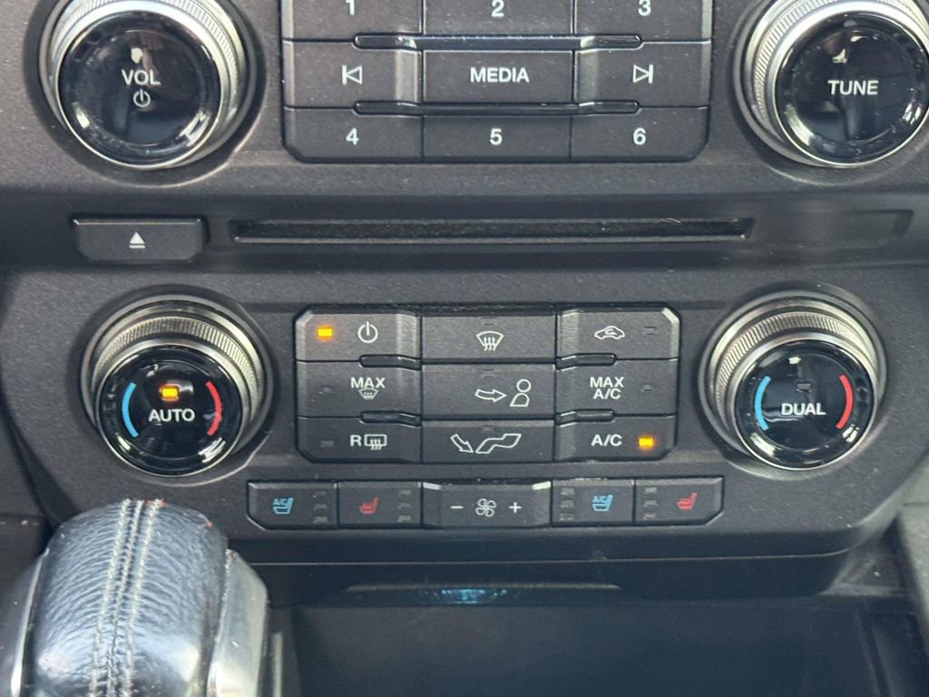 Used 2017 Ford F150 Raptor w/ Equipment Group 802A Luxury image 5