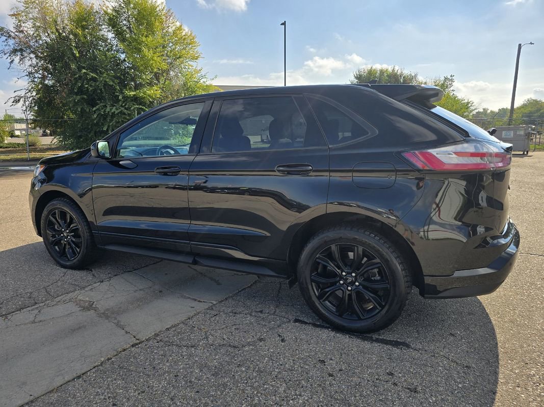 Used 2022 Ford Edge SE w/ Black Appearance Package image 8