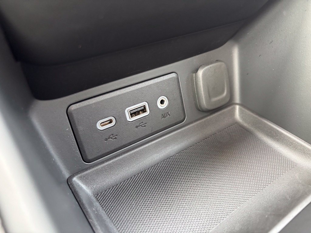 Used 2024 GMC Terrain SLE w/ Driver Convenience Package FWD image 27