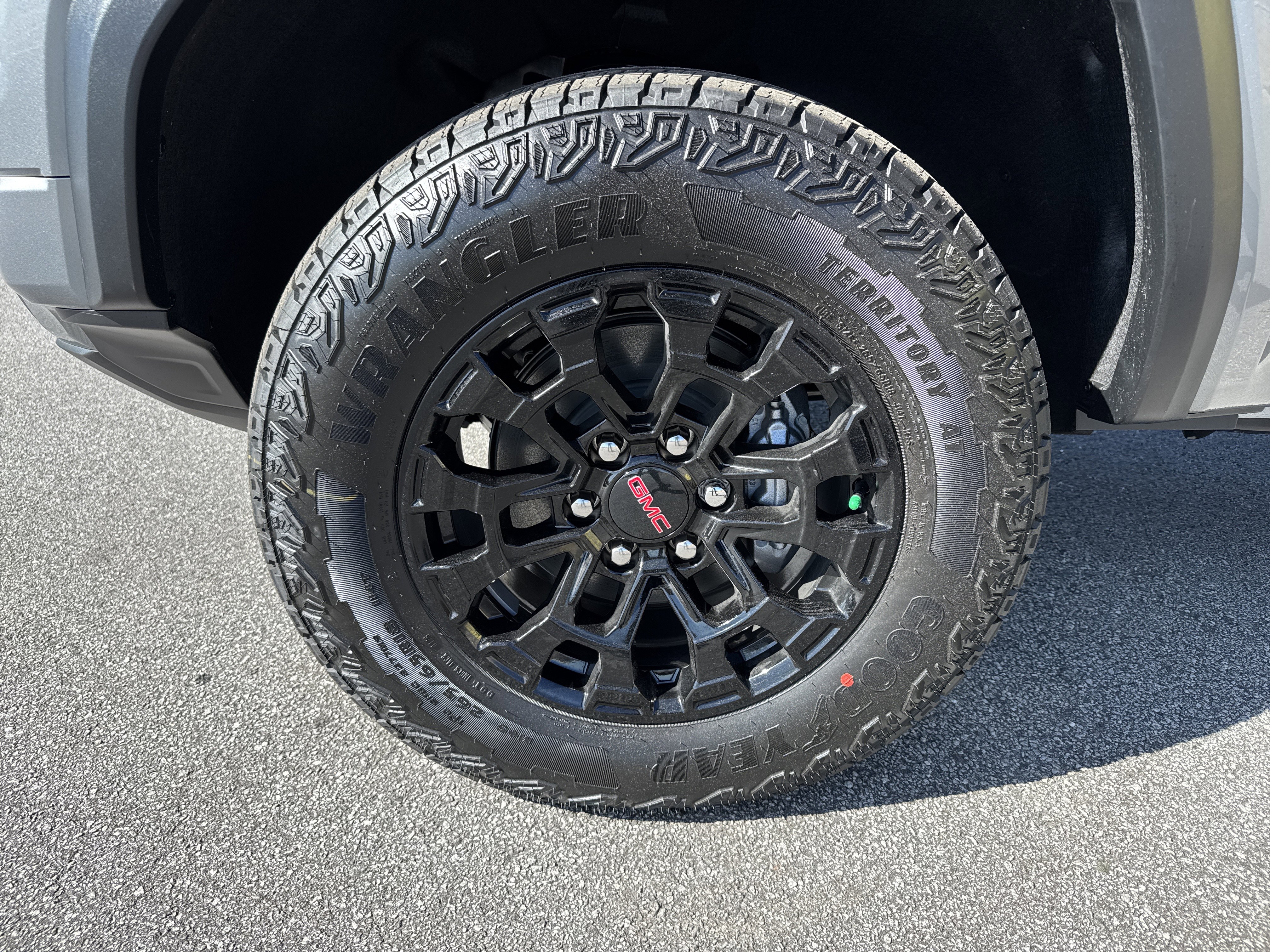 New 2026 GMC Canyon Elevation w/ Convenience Package image 13