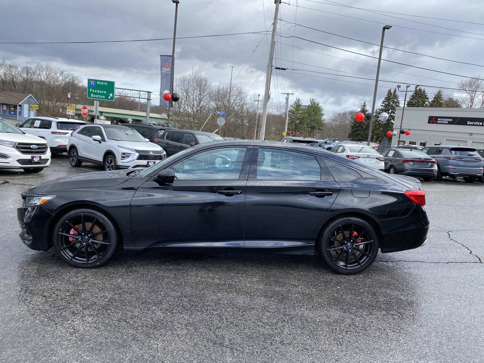 Used 2018 Honda Accord Sport image 2