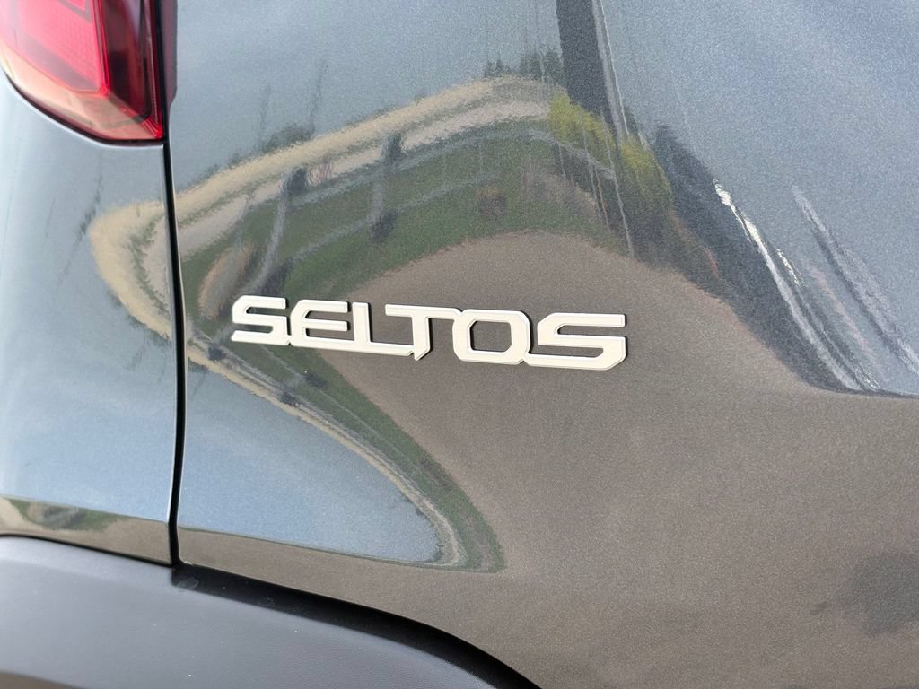 New 2026 Kia Seltos EX FWD image 10