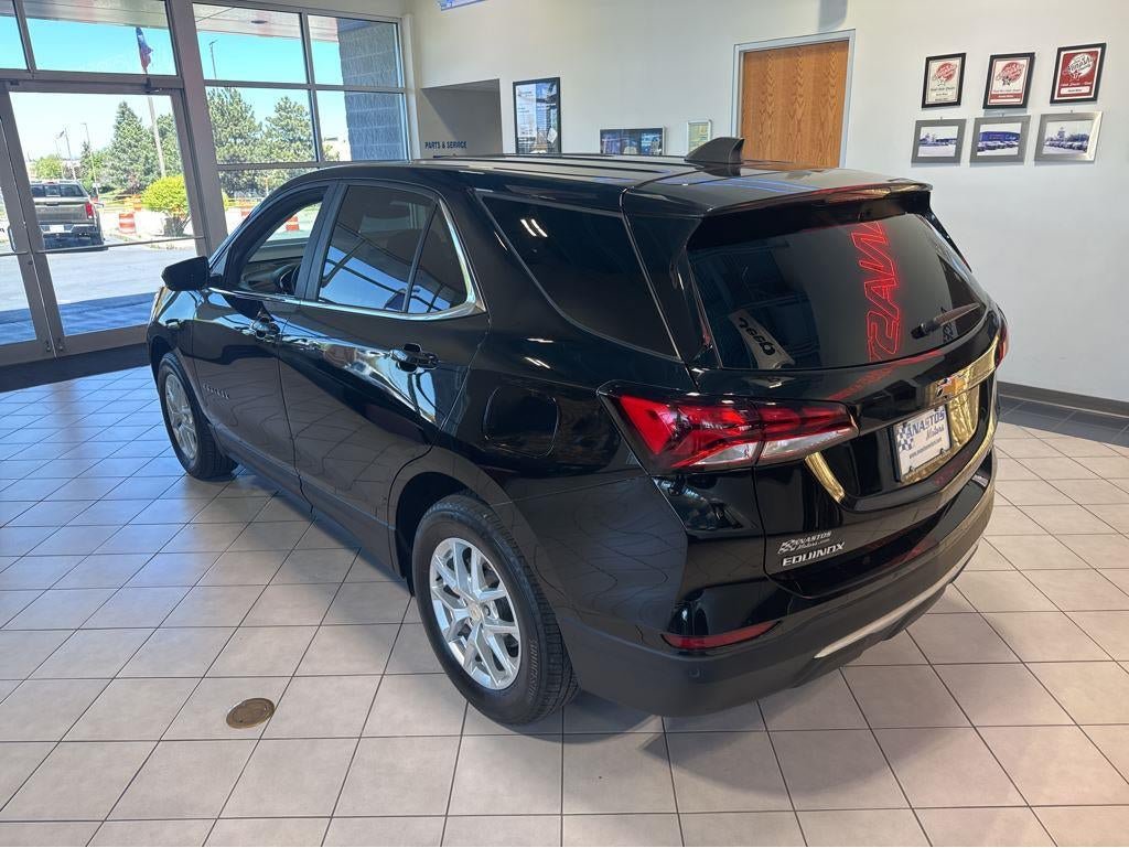 Used 2023 Chevrolet Equinox LT AWD/4WD image 9