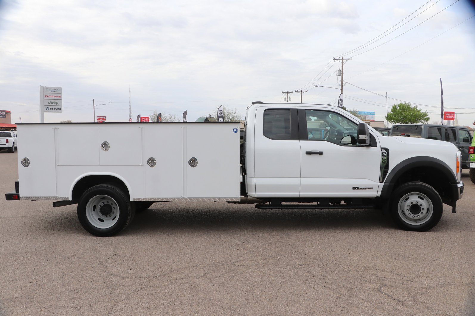 Used 2023 Ford F550 2WD SuperCab Super Duty image 8