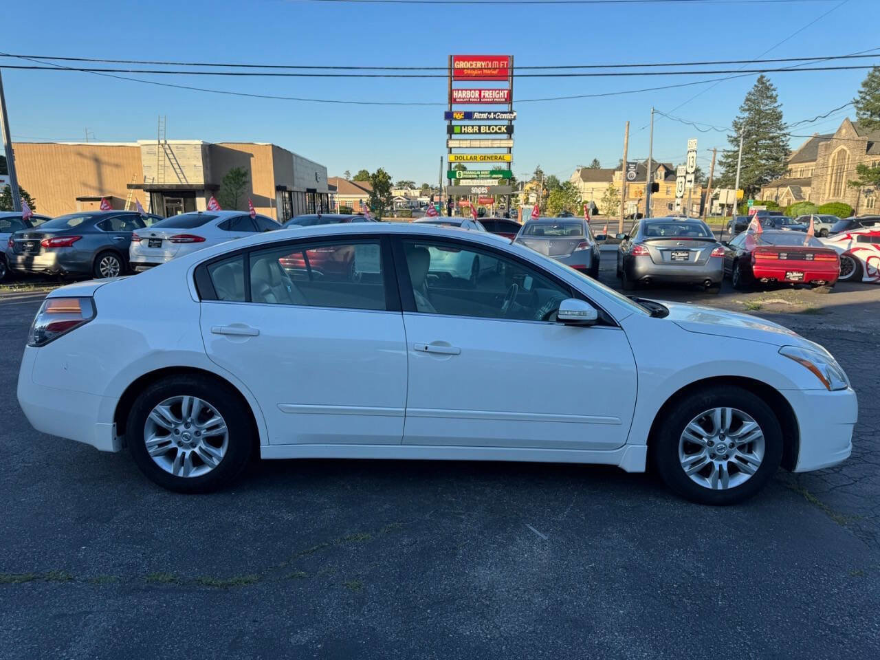 Used 2012 Nissan Altima 2.5 SL w/ 2.5SL Pkg FWD image 7