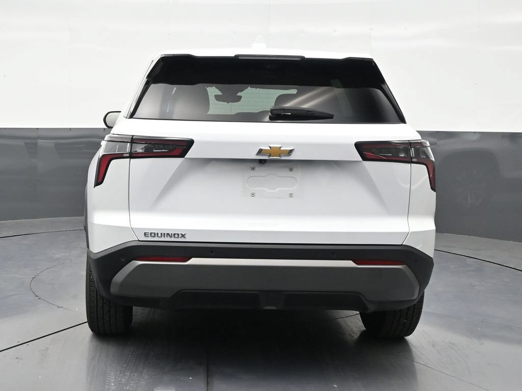 Used 2025 Chevrolet Equinox LT w/ Safety and Technology Package FWD image 4