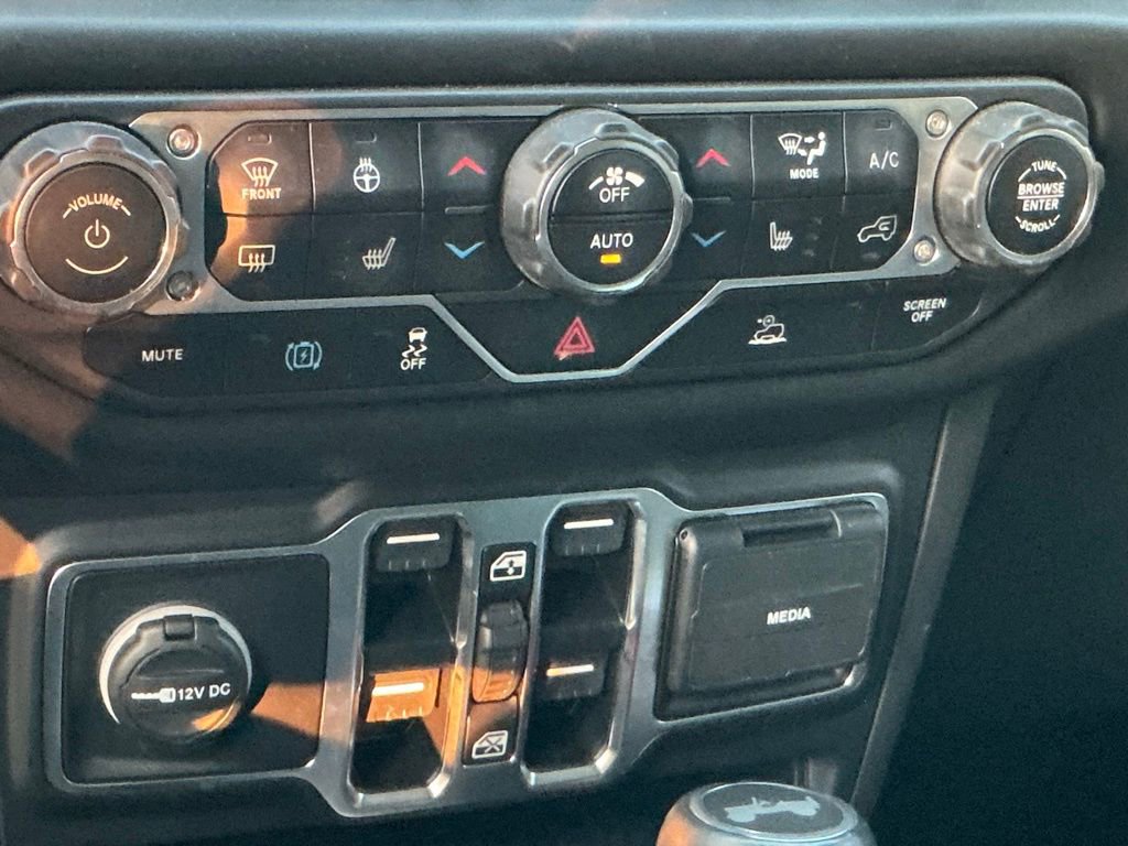 Used 2023 Jeep Wrangler Unlimited Sahara w/ Cold Weather Group image 14