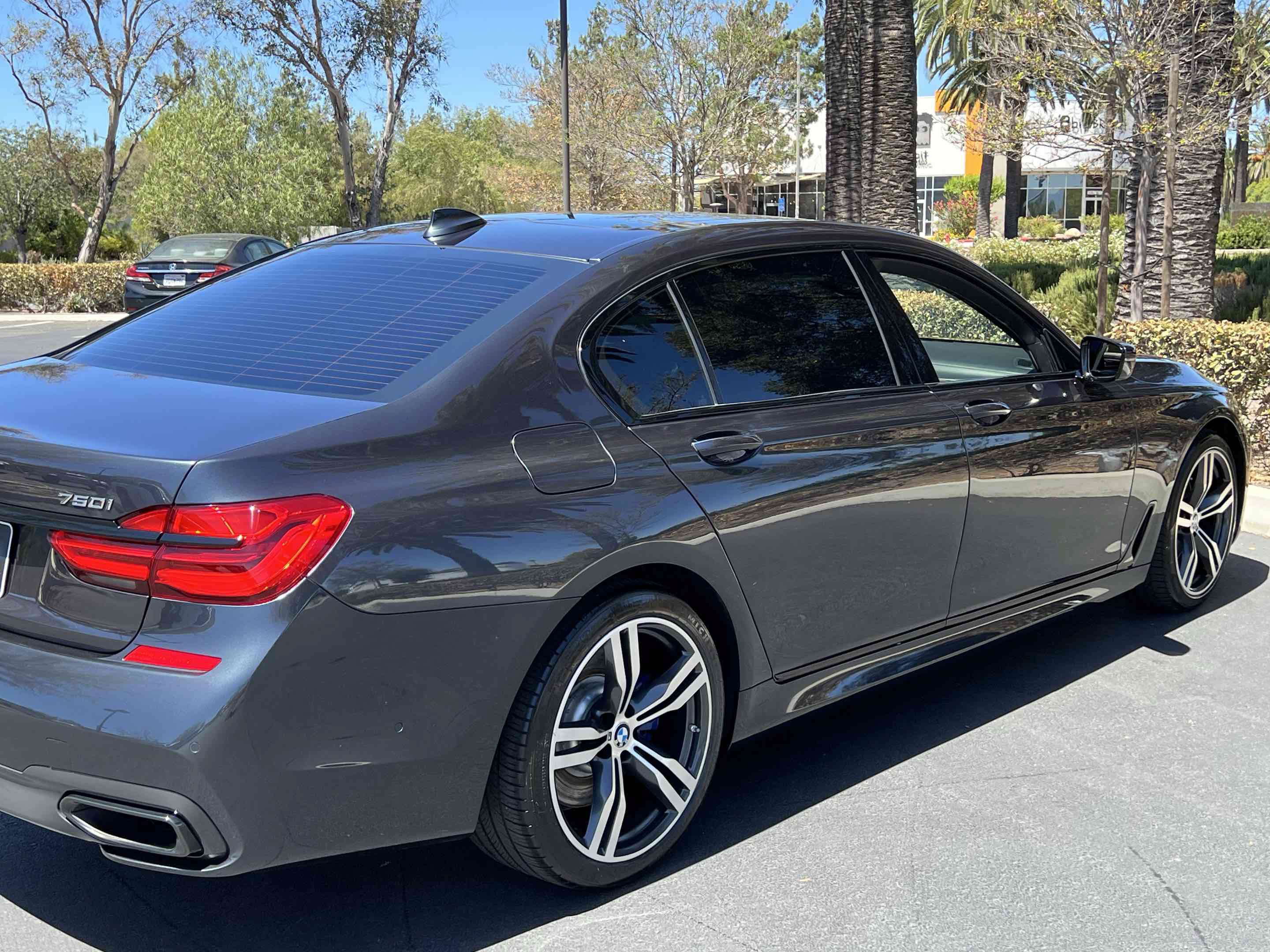 Used 2018 BMW 750i RWD image 54