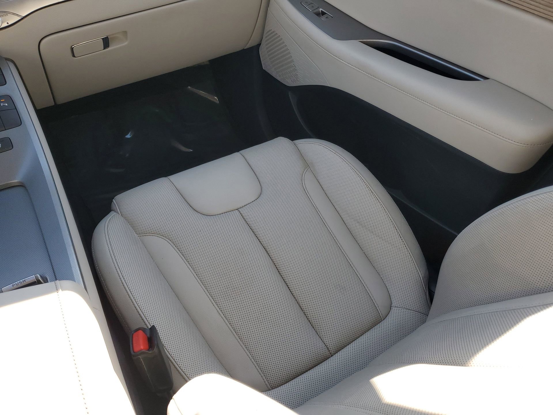 Used 2021 Hyundai Palisade SEL w/ Premium Package image 17