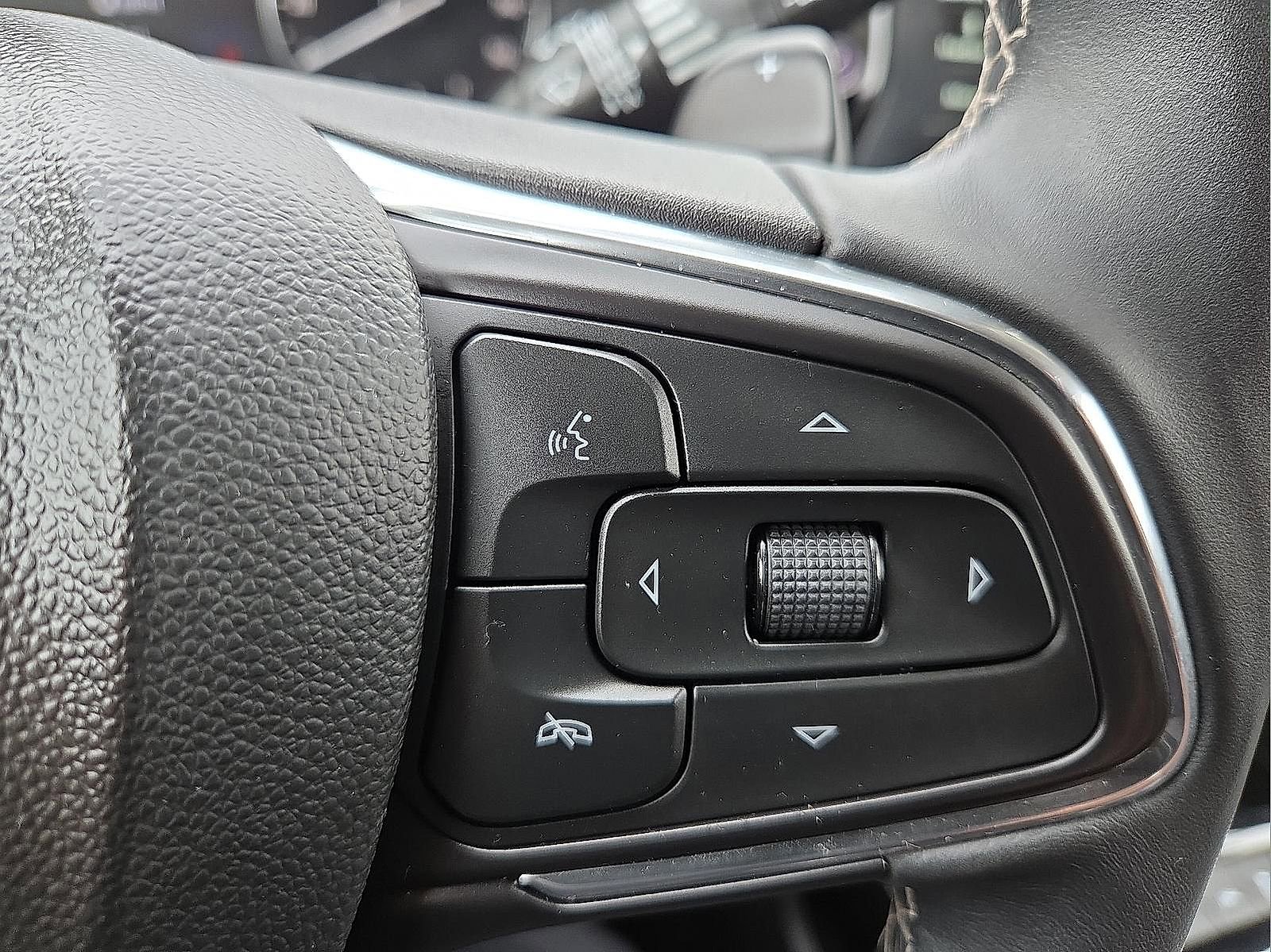 Used 2023 Buick Envision Preferred image 17